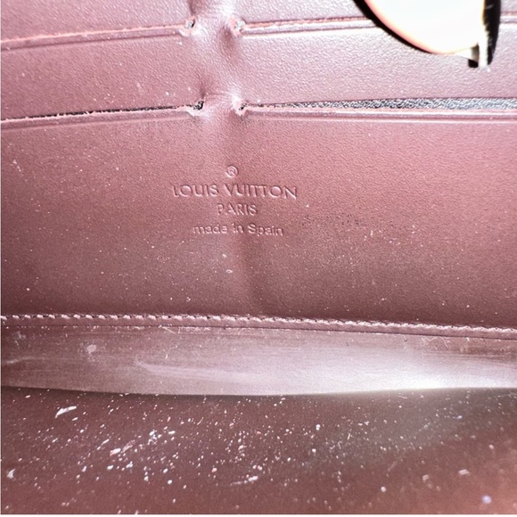 LOUIS VUITTON Wallet in Purple Patent - Picture 9 of 15